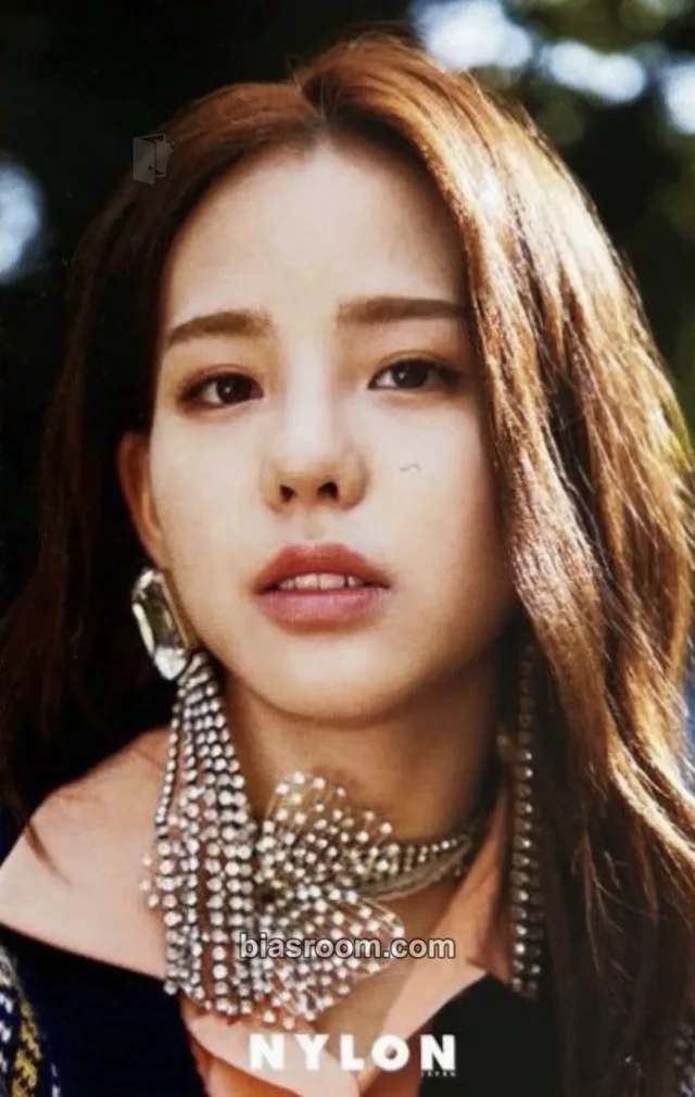 NiziU - Mako - Niziu x Nylon Magazine Other magazine photocard nylon magazine group cover