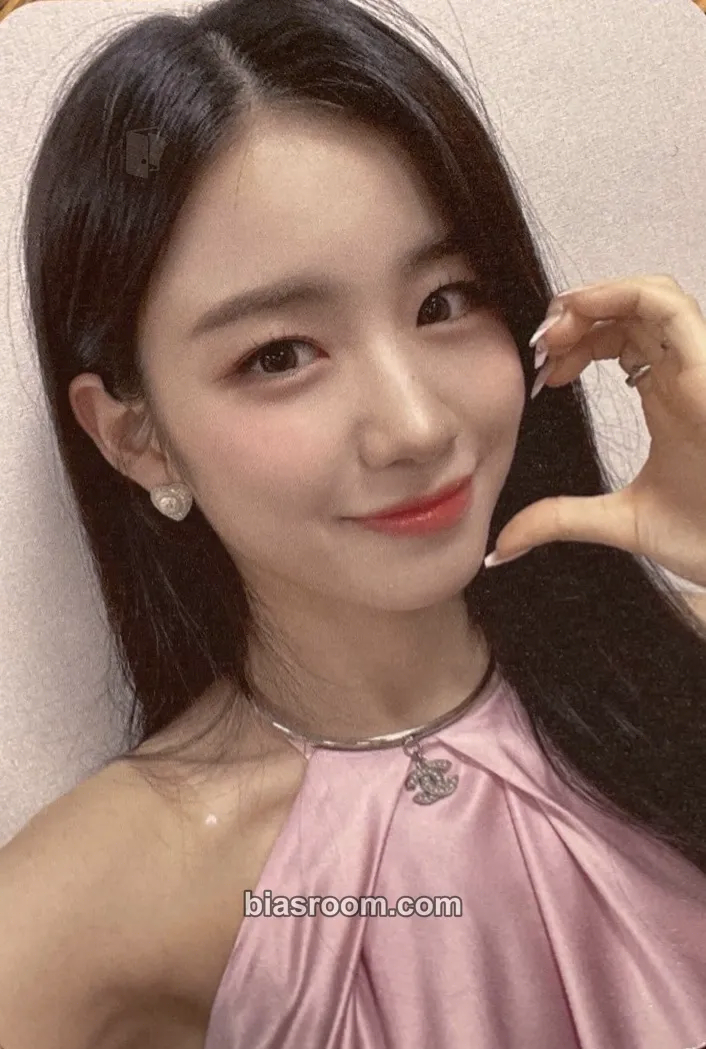Wooyeon Queendom Puzzle Photocard - WOOAH - WOOAH K-pop photocard