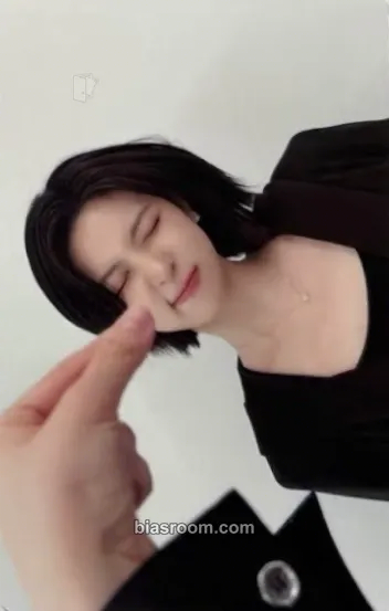 Bae Blue Valentine Photocard - NMIXX - NMIXX K-pop photocard