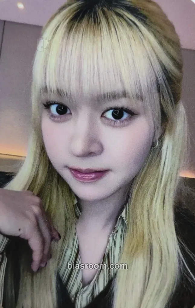 Lily Blue Valentine Photocard - NMIXX - NMIXX K-pop photocard