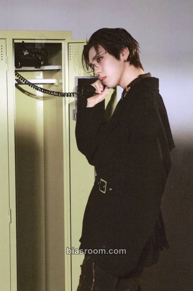 NouerA - Hyunjun - Chapter: New is Now Album album inclusion postcard new version