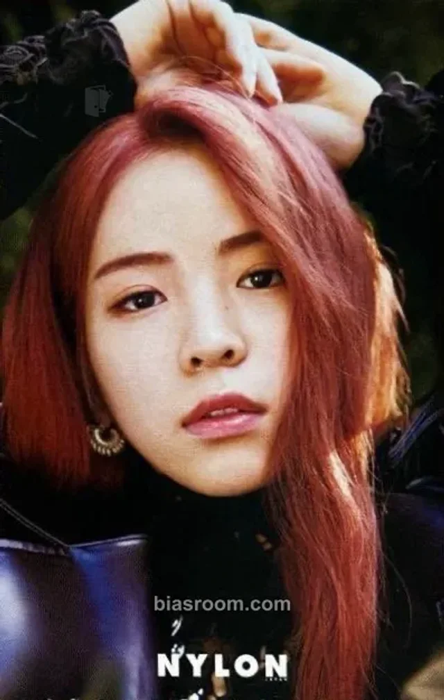 NiziU - Maya - Niziu x Nylon Magazine Other magazine photocard nylon magazine group cover