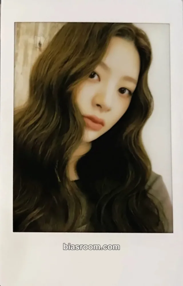 STAYC - Seeun - Star To A Young Culture Album polaroid purchase benefit tower records japan