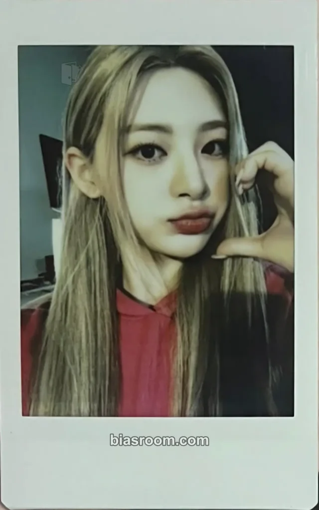 STAYC - Seeun - Teddy Bear Album polaroid tower records japan