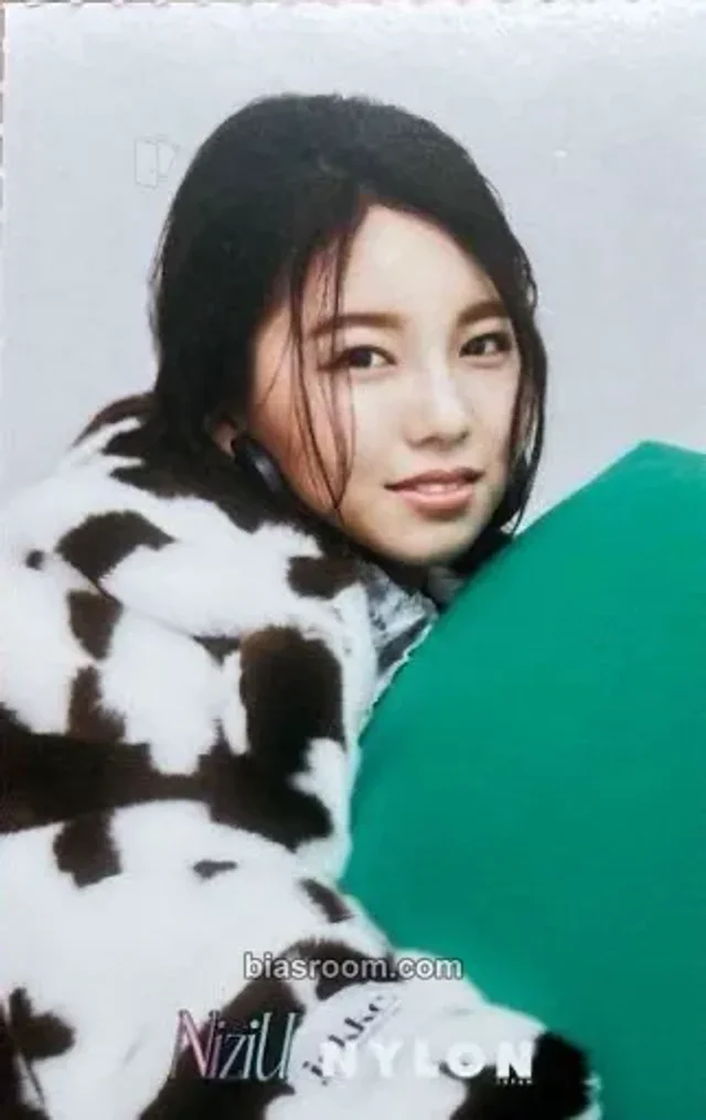 NiziU - Ayaka - Niziu x Nylon Magazine Other magazine photocard photocard set nylon magazine