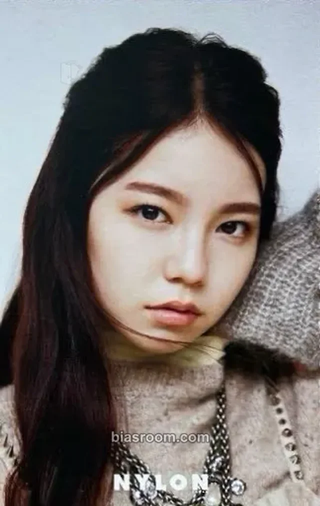 NiziU - Ayaka - Niziu x Nylon Magazine Other magazine photocard nylon magazine photocard set group cover