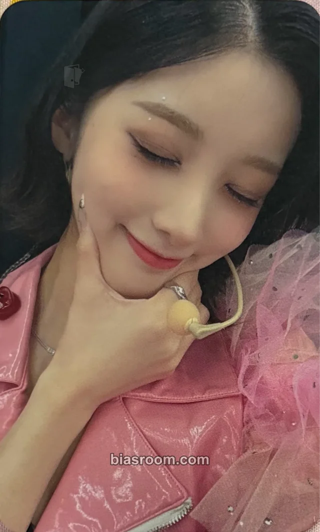 PURPLE KISS - Yuki - memeM Album apple music round 6 fansign