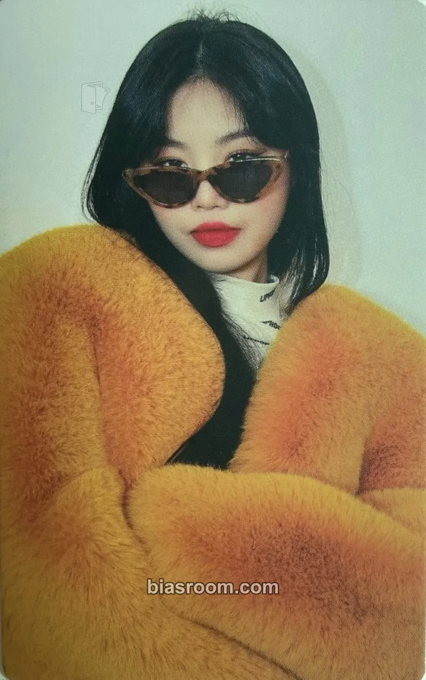 Soojin (G)I-DLE x LIP HOP Photocard - i-dle - i-dle K-pop photocard
