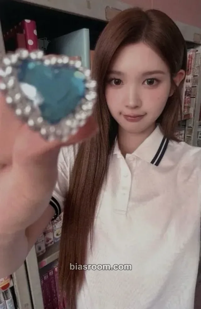 Hearts2Hearts - A-na - ICONIC HEART Album album photocard standard version