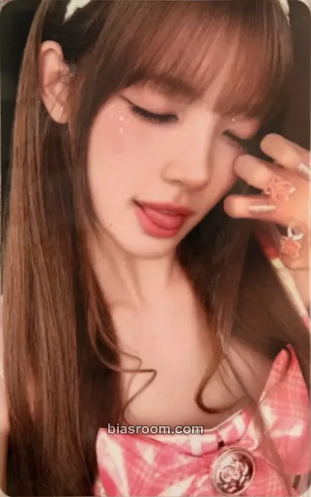 Hearts2Hearts - Yuha - ICONIC HEART Album weverse japan shop (wvj) pob (pre-order benefit)