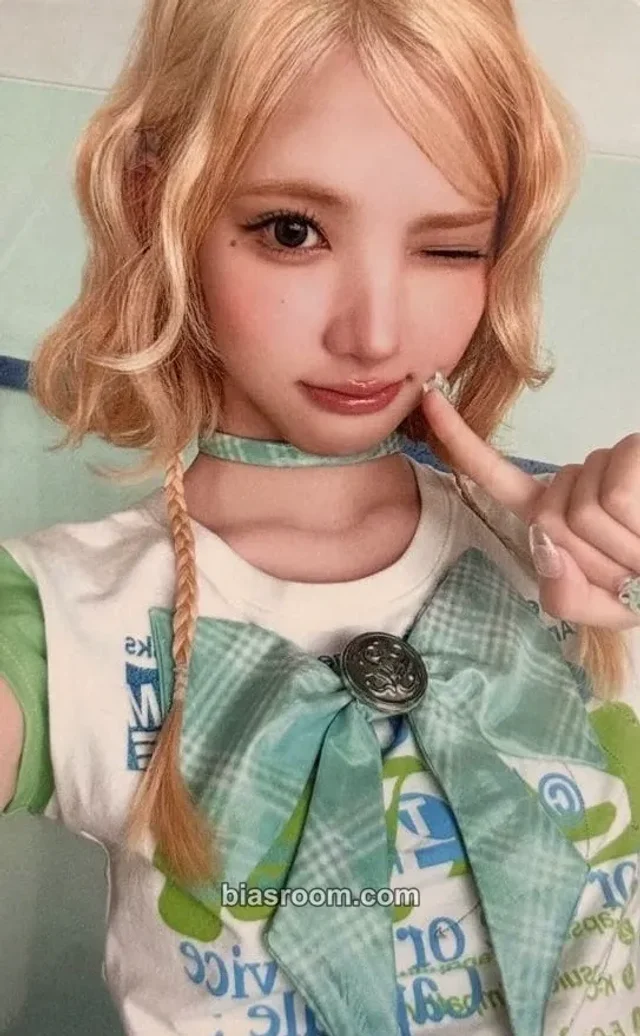 Hearts2Hearts - Jiwoo - ICONIC HEART Album pob (pre-order benefit) weverse japan shop (wvj)