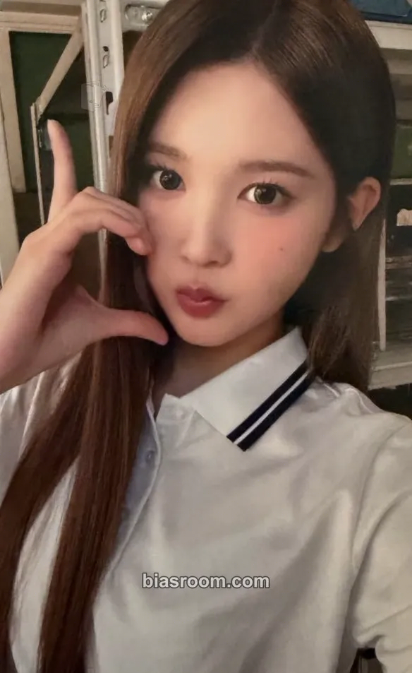 A-na ICONIC HEART Photocard - Hearts2Hearts - Hearts2Hearts K-pop photocard