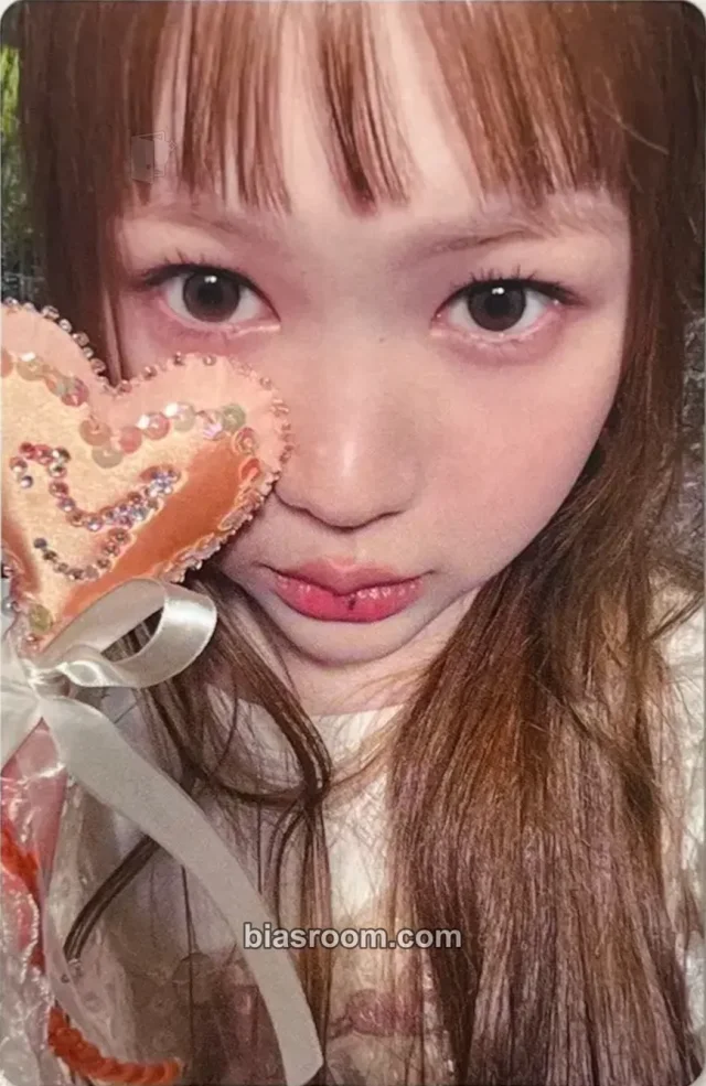 Hearts2Hearts - Ye-on - ICONIC HEART Album ums japan (universal music store) album photocard
