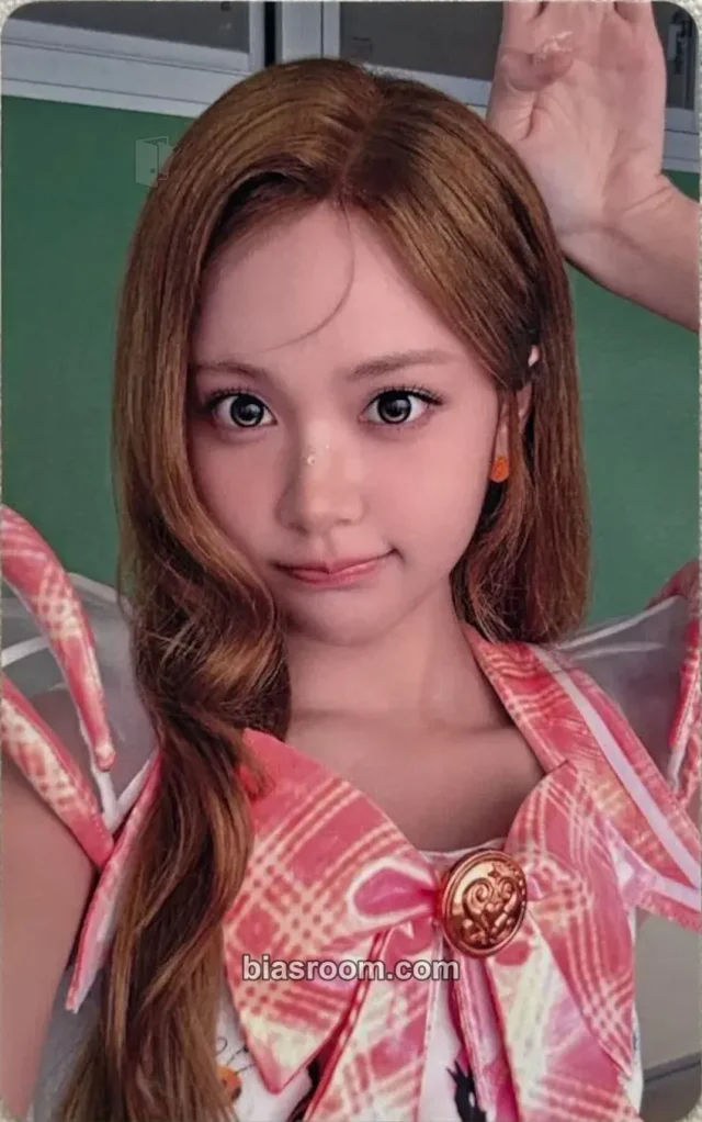 Hearts2Hearts - Carmen - ICONIC HEART Album hmv japan lucky draw (LD)