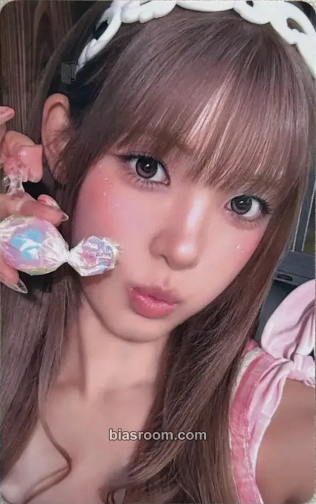 Hearts2Hearts - Yuha - ICONIC HEART Album hmv japan lucky draw (LD)