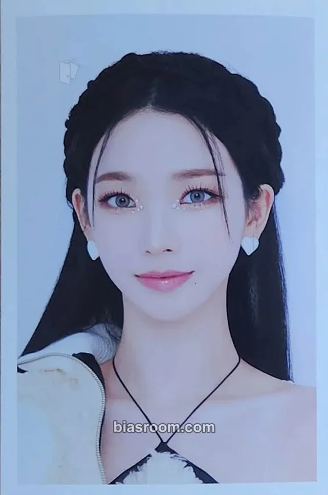 aespa - Karina - 2022 Winter SMTOWN: SMCU PALACE Album album inclusion portrait version