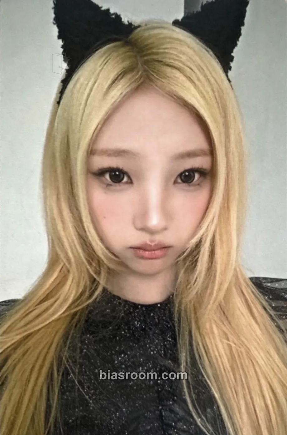 Stella ICONIC HEART Photocard - Hearts2Hearts - Hearts2Hearts K-pop photocard