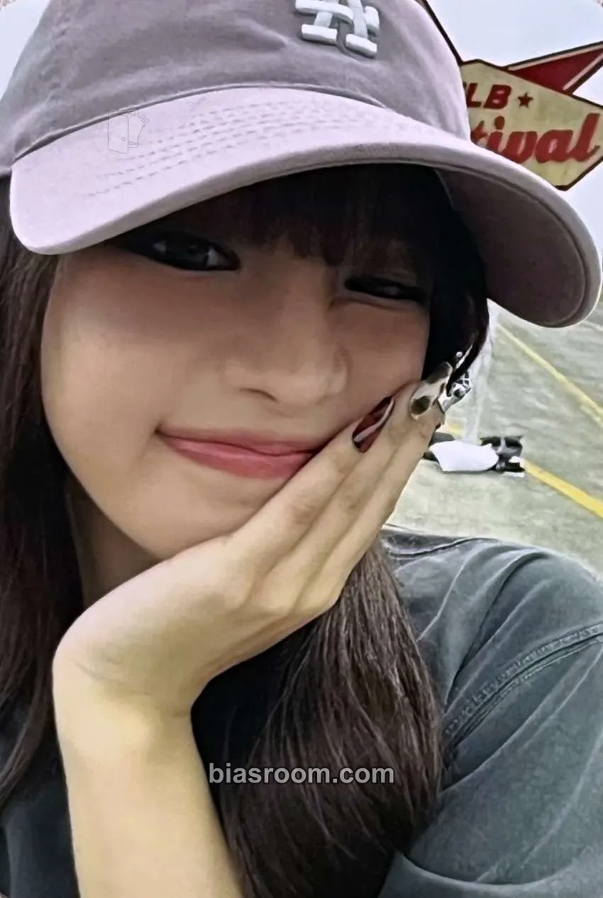 Natty KISS OF LIFE X MLB Photocard - KISS OF LIFE - KISS OF LIFE K-pop photocard