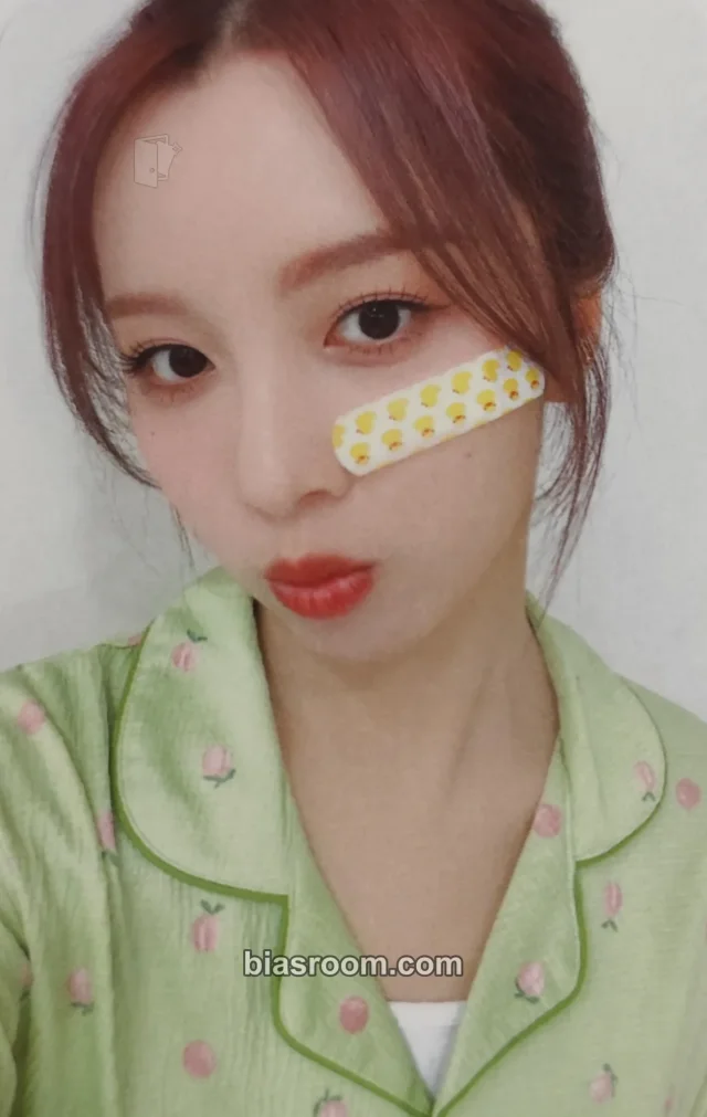 WOOAH - Lucy - Unframed Album withmuu/withdrama video call (fancall) round 1