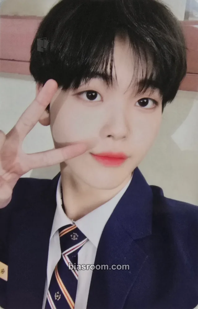 CRAVITY - Hyeongjun - 'League Of The Universe' Photobook Other photocard set photobook photocard