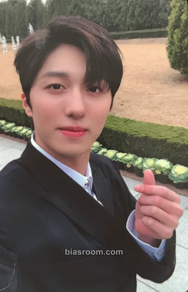 SF9 - Chani - FIRST COLLECTION Album album photocard black rated version