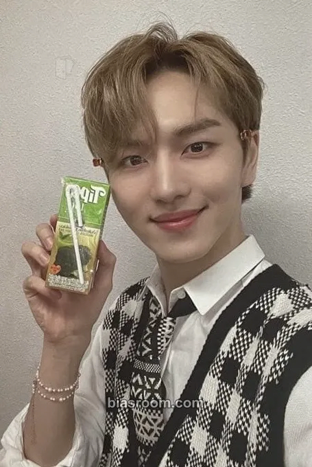 Kino Pentagon x Tipco Photocard - PENTAGON - PENTAGON K-pop photocard