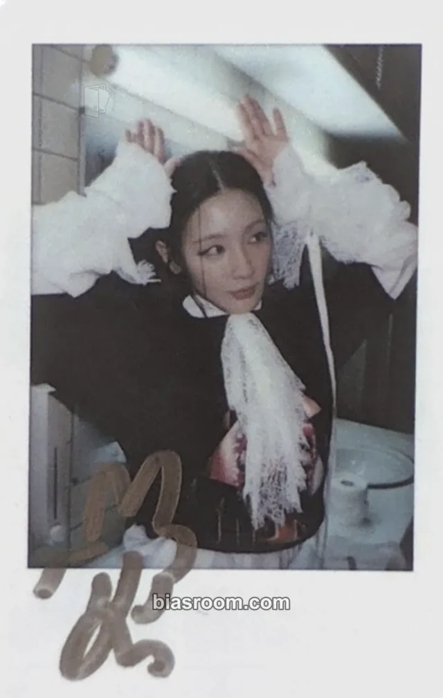 i-dle - Miyeon - We are Album everline lucky draw (LD) polaroid printed signature round 4