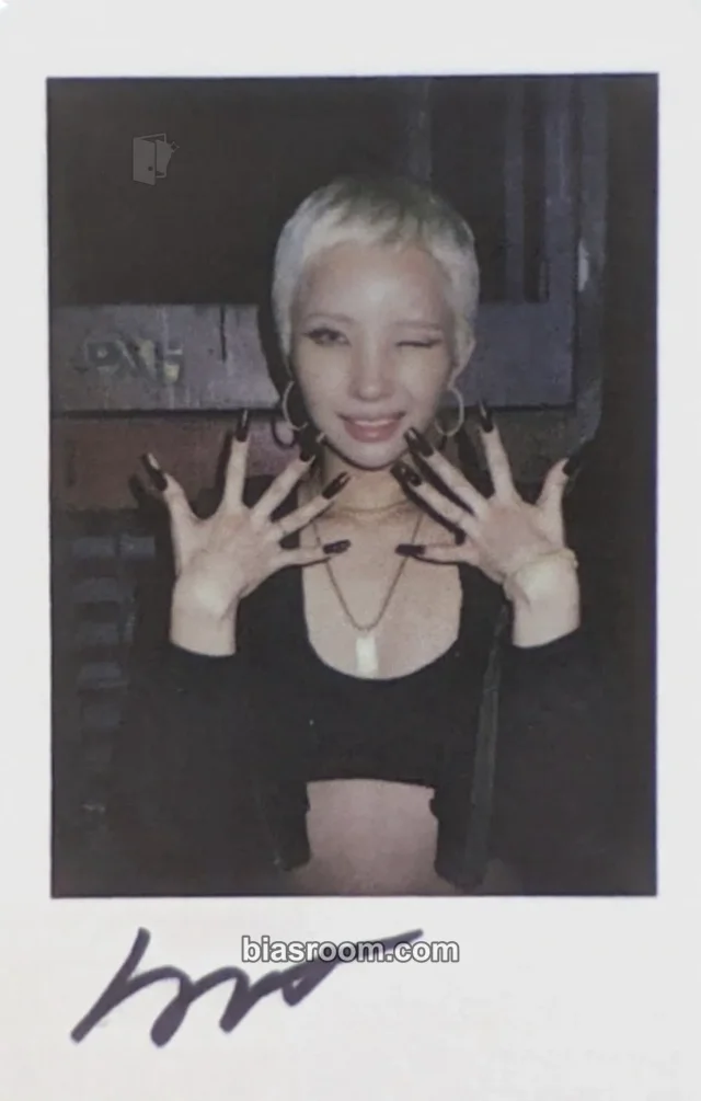 i-dle - Soyeon - We are Album polaroid printed signature lucky draw (LD) everline round 4