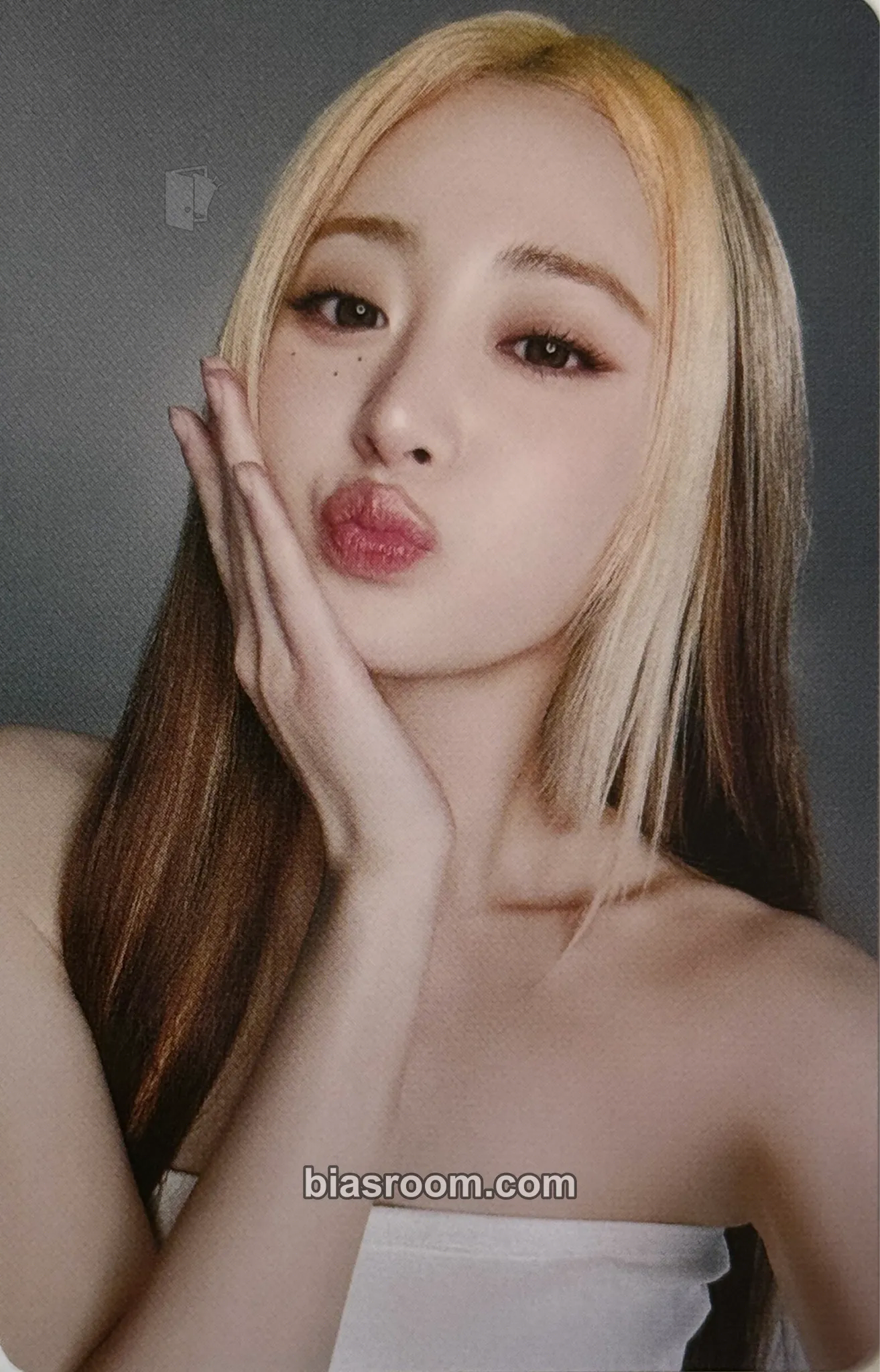 Huh Yunjin Pureflow Tour (2026) Photocard - LE SSERAFIM - LE SSERAFIM K-pop photocard