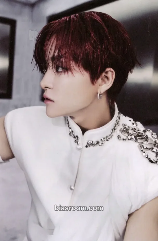 TREASURE - Jihoon - REBOOT Album album inclusion photobook version postcard version 2 item set