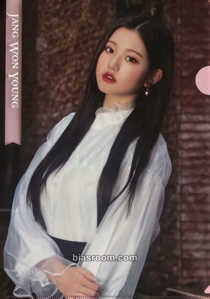 Wonyoung Vampire Photocard - IZ*ONE - IZ*ONE K-pop photocard