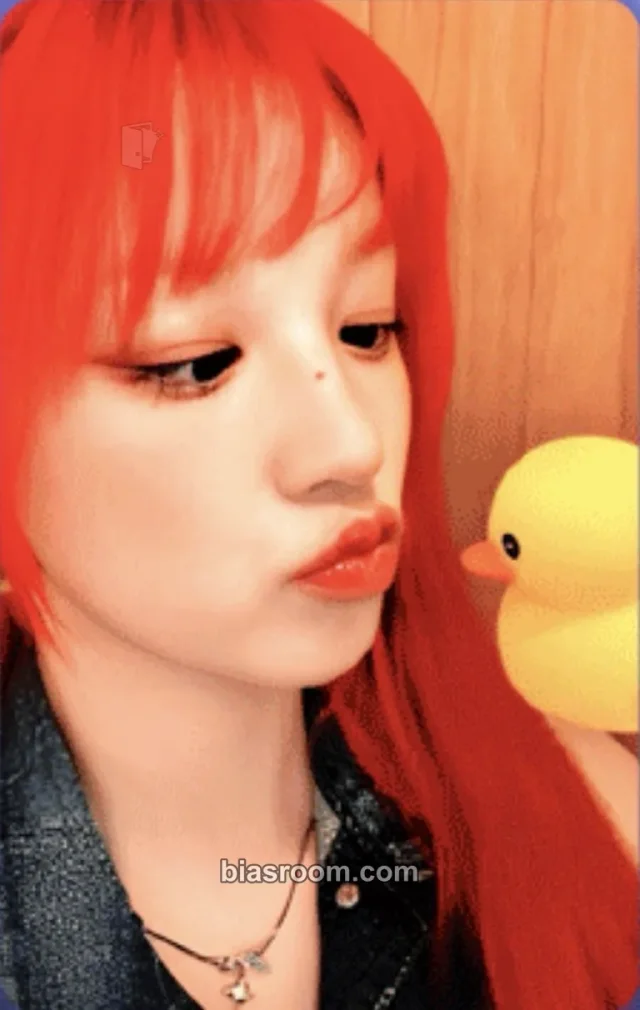 i-dle - Yuqi - YUQ1 Album starriver video call (fancall) solo album round 2