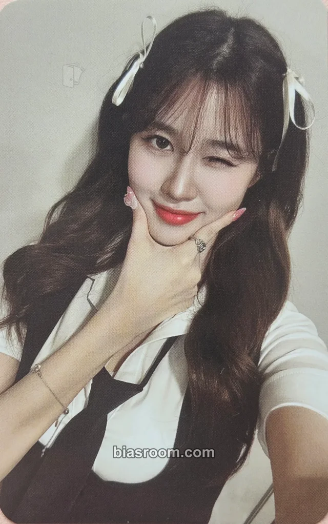 ILY:1 - Ara - New Chapter Album nemoz shop round 2