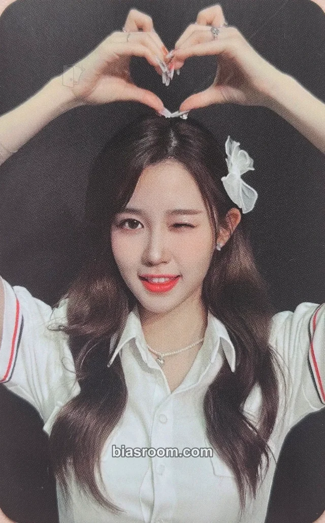 ILY:1 - Ara - New Chapter Album nemoz shop round 1