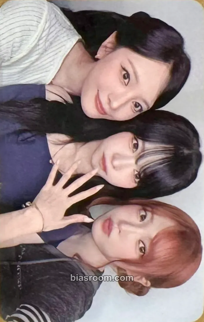 The Collective Soul and Unconscious: Chapter Two Photocard - Billlie - Billlie K-pop photocard
