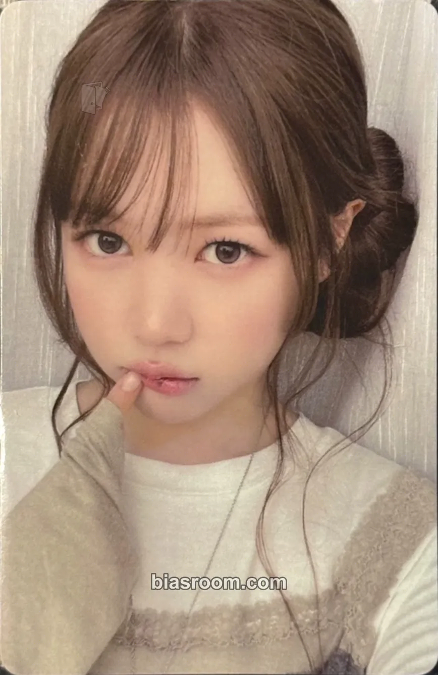 Ye-on Lemon Tang Photocard - Hearts2Hearts - Hearts2Hearts K-pop photocard