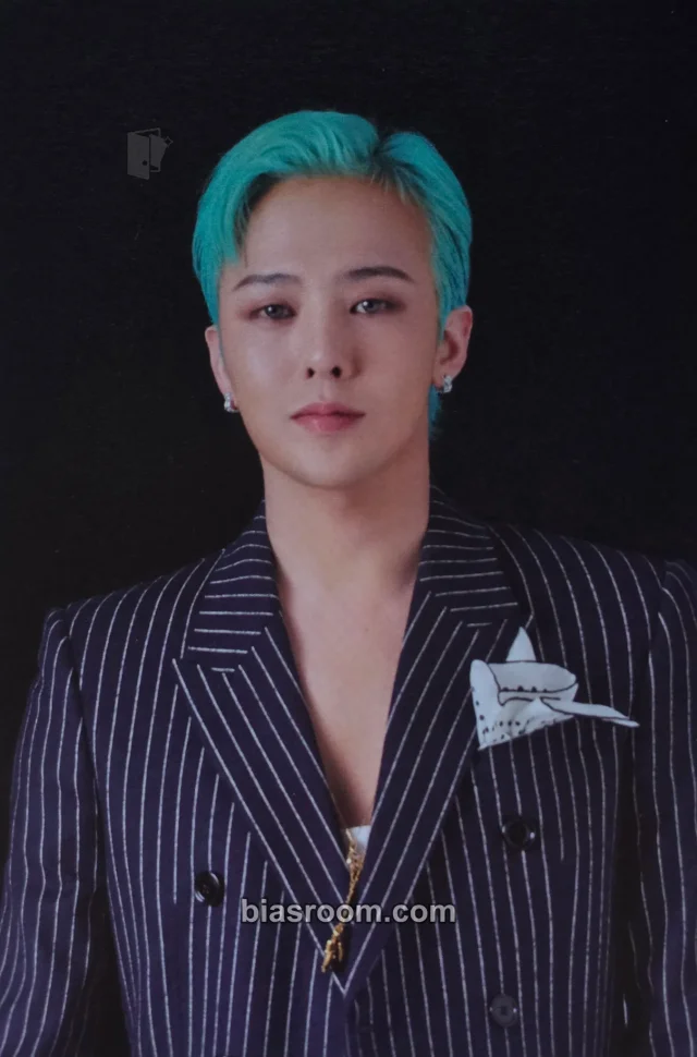 G-Dragon Act III: M.O.T.T.E World Tour Photocard | Bias Room