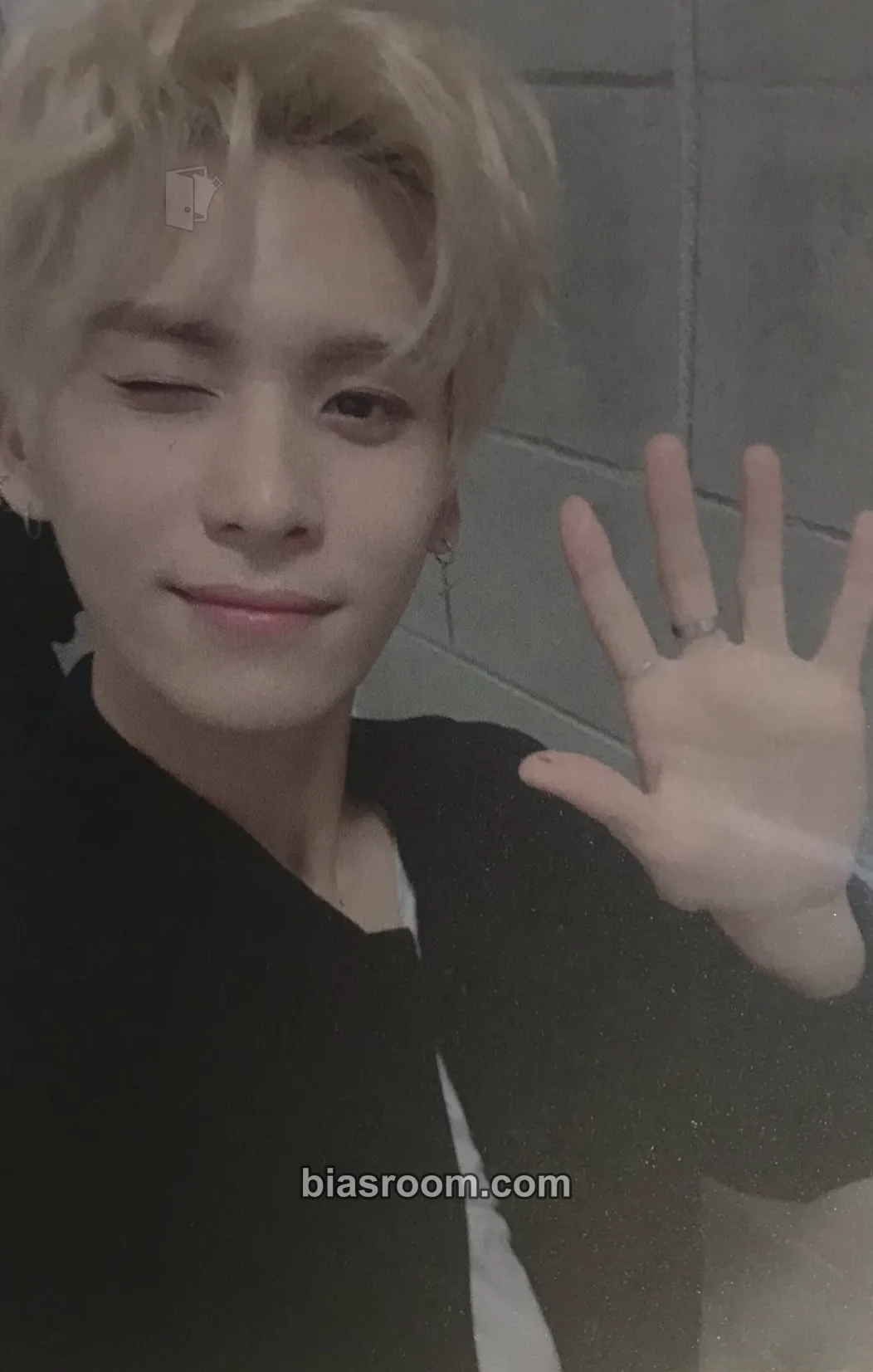 Yoo Taeyang FNC WOW CAFE SF9 Photocard - SF9 - SF9 K-pop photocard