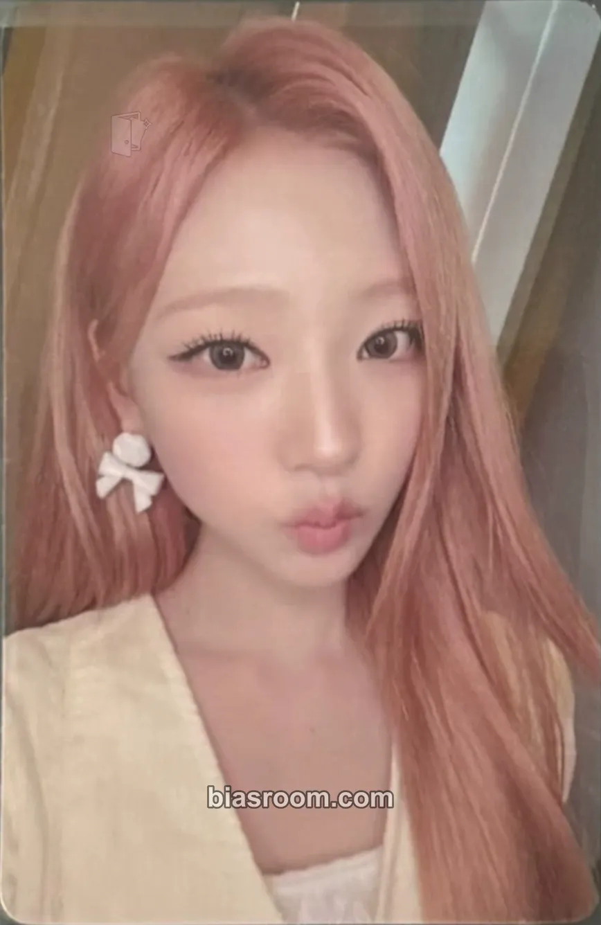 Stella Lemon Tang Photocard - Hearts2Hearts - Hearts2Hearts K-pop photocard