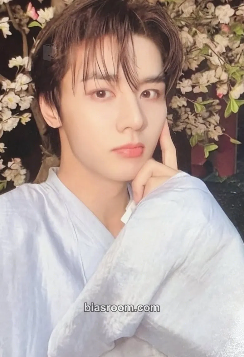 Kun Vision Wings Photocard - WayV - WayV K-pop photocard