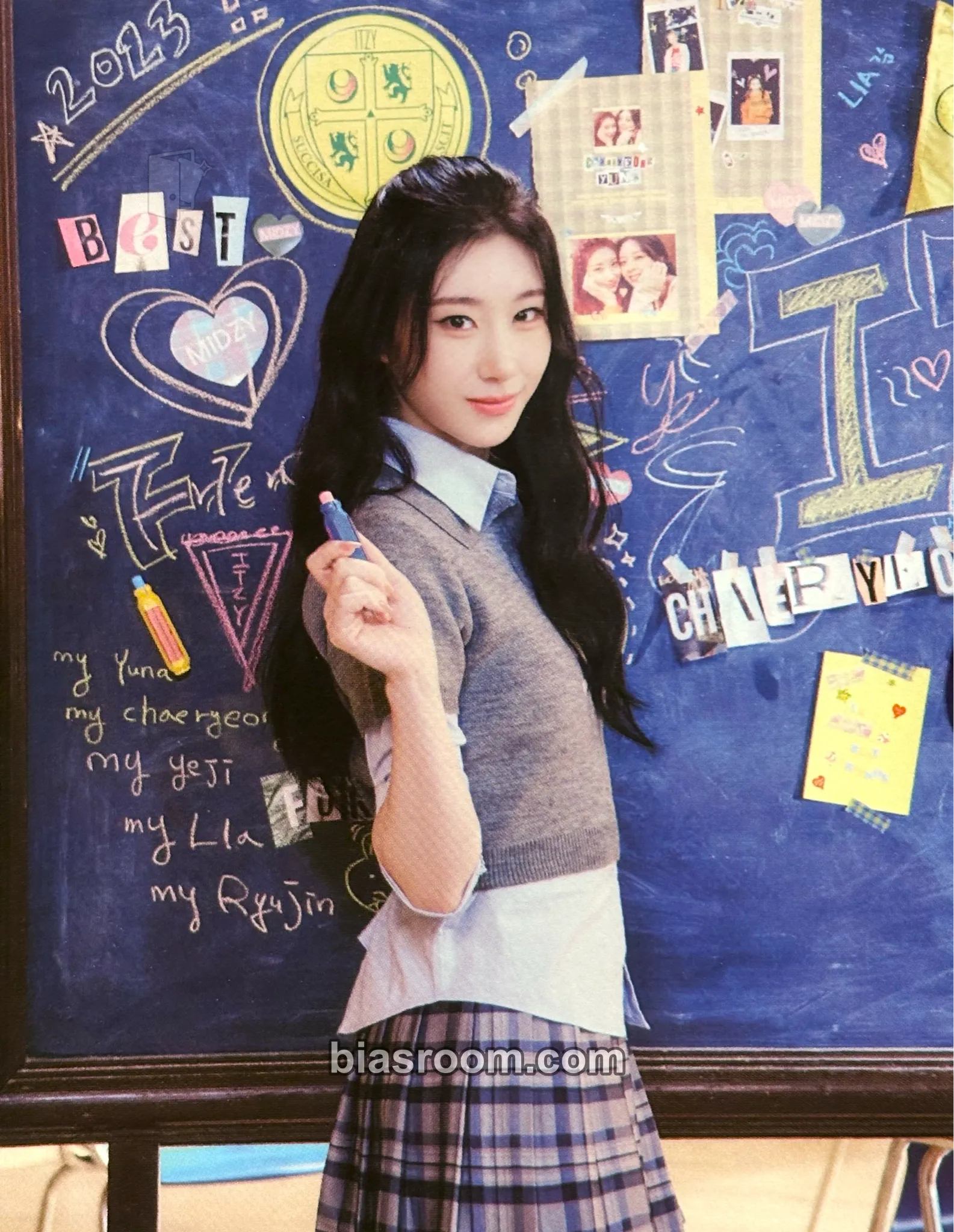 Chaeryeong 2023: Best Friends Forever Season's Greetings Photocard - ITZY - ITZY K-pop photocard
