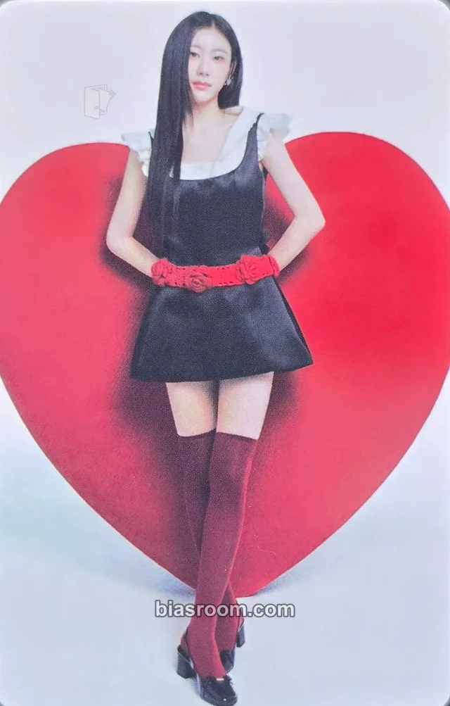 ITZY - Chaeryeong - The 5th Fan Meeting ITZY, MIDZY, Let's Fly! "ALL IN, MIDZY" Event trading card merch photocard