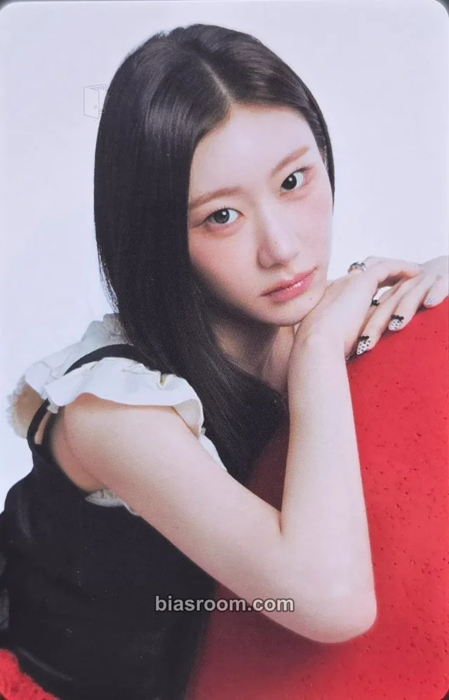 ITZY - Chaeryeong - The 5th Fan Meeting ITZY, MIDZY, Let's Fly! "ALL IN, MIDZY" Event trading card merch photocard
