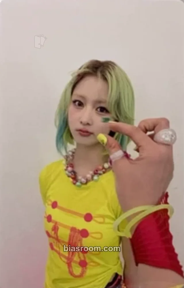UNCHILD - Ako - 2026 DEBUT POP UP Event qq music limited edition lucky draw (LD)