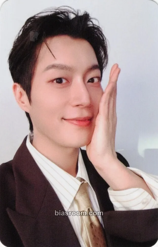 HIGHLIGHT  - Yoon Du-jun - From Real to Surreal Album musickorea (music korea) lucky draw (LD) photobook version