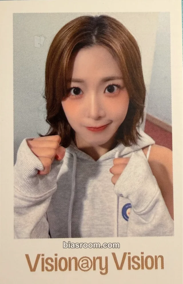Nien Performante Photocard - tripleS | Bias Room