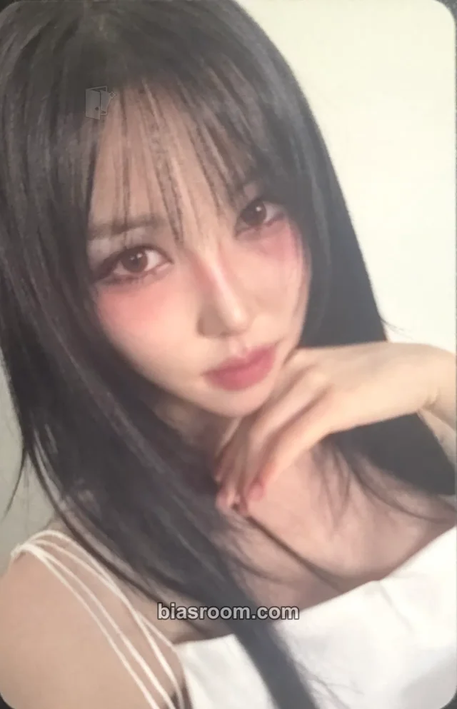 Yuju - Yuju - First love is a curse Album album photocard first version