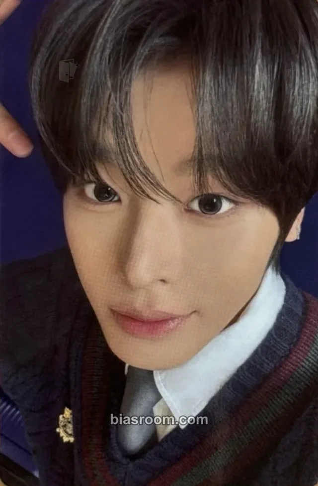 Riku Hands Up (Pre-Debut) トレカ - NCT WISH | Bias Room