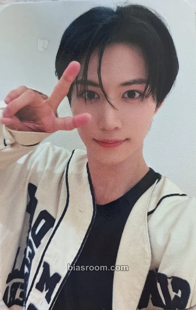 Ian LUN8 Beyond the Moon Europe tour K-pop photocard