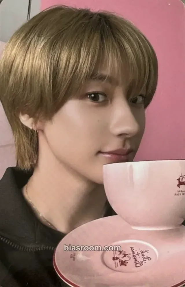 RIIZE - Anton - 2024 Pink Christmas Other merch photocard mug